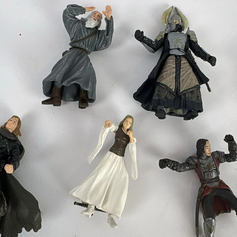 Lord Rings Middle Earth Hobbit Miniature Action Figure Lot Weapons Stands Toy
